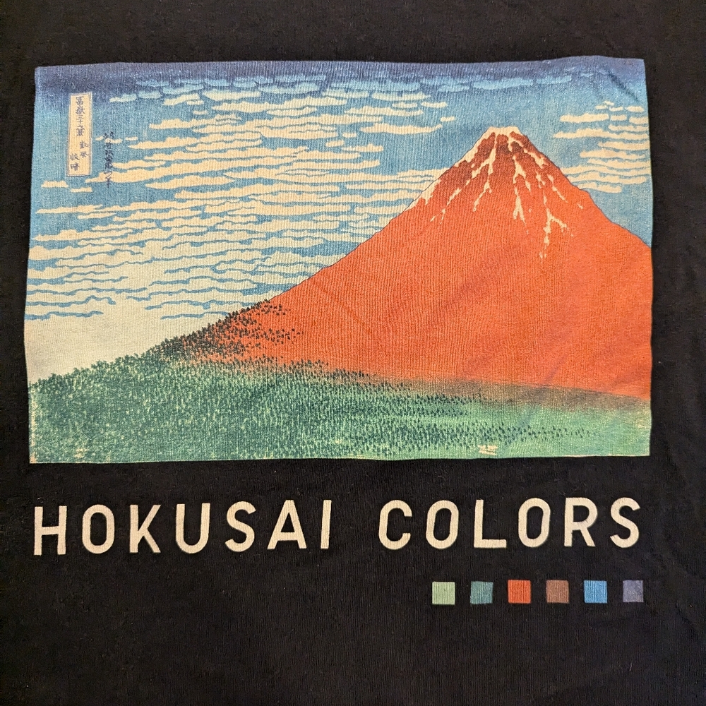 UNIQLO GRAPHIC T-SHIRT